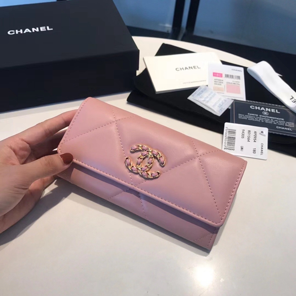 シャネル財布背面デザイン